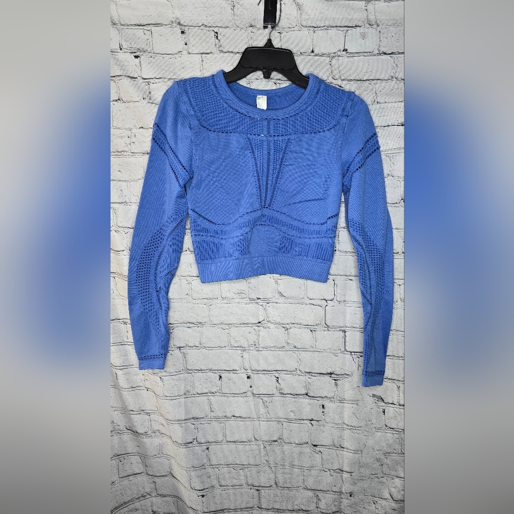 Fabletics Jaymee Mesh Long-Sleeve Cropped Workout‎ Top Size Medium